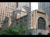I took this photo from the car window. I wanted to show you the kind of New York building that I think is so pretty.